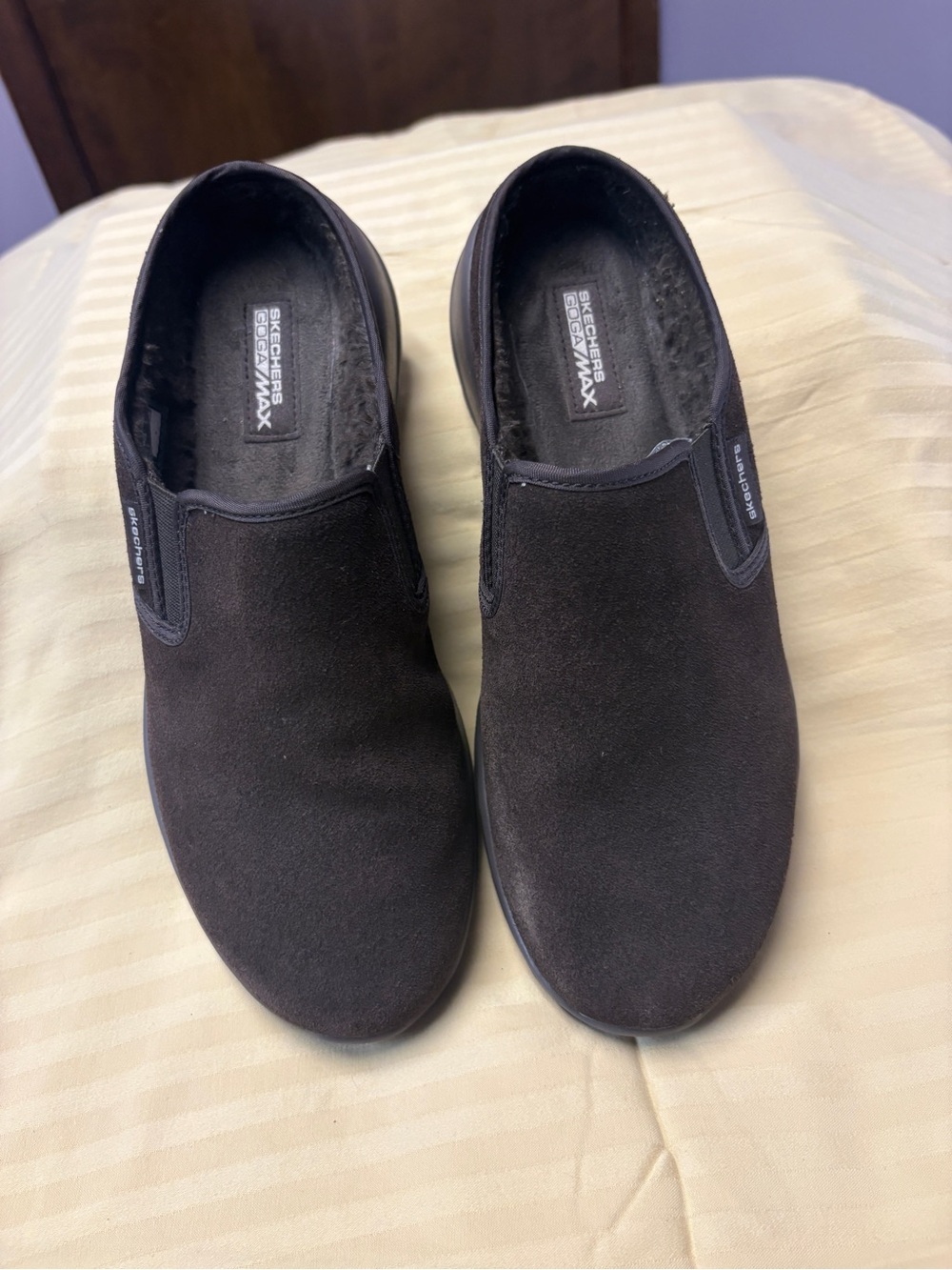 Skechers Goga Max Chocolate Brown Suede clogs